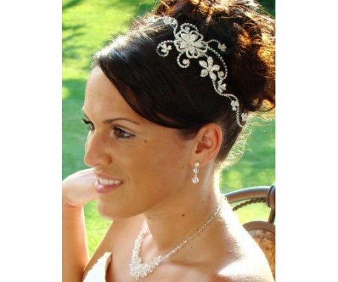 Buy Bridal Hair Accessories Online And Pamper Your Perfect Self