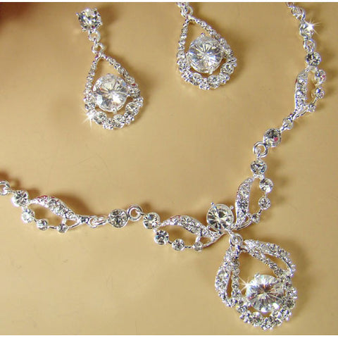 Silver Bridal Jewelry Set Encrusted with Rhinestone